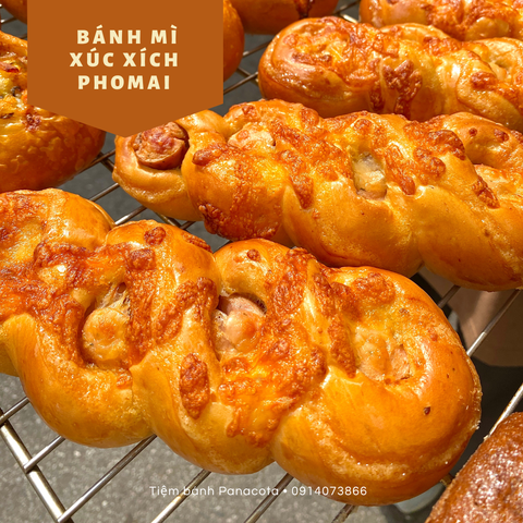 BÁNH MÌ XÚC XÍCH