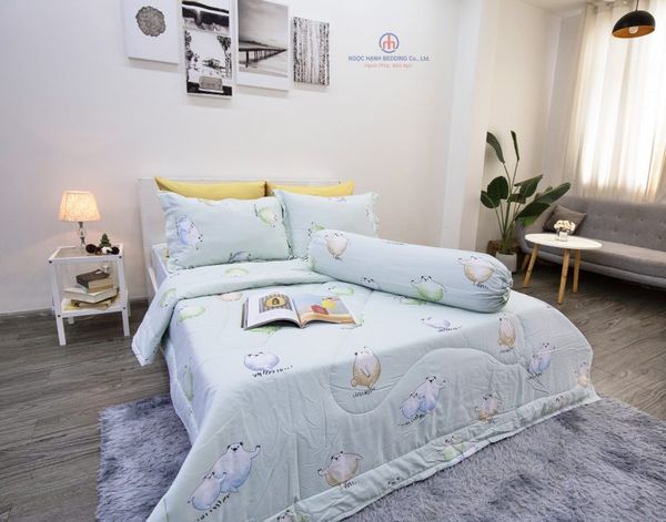 BỘ CHĂN GA TENCEL SILKY XANH MINT GẤU NHẢY - NGỌC HẠNH BEDDING