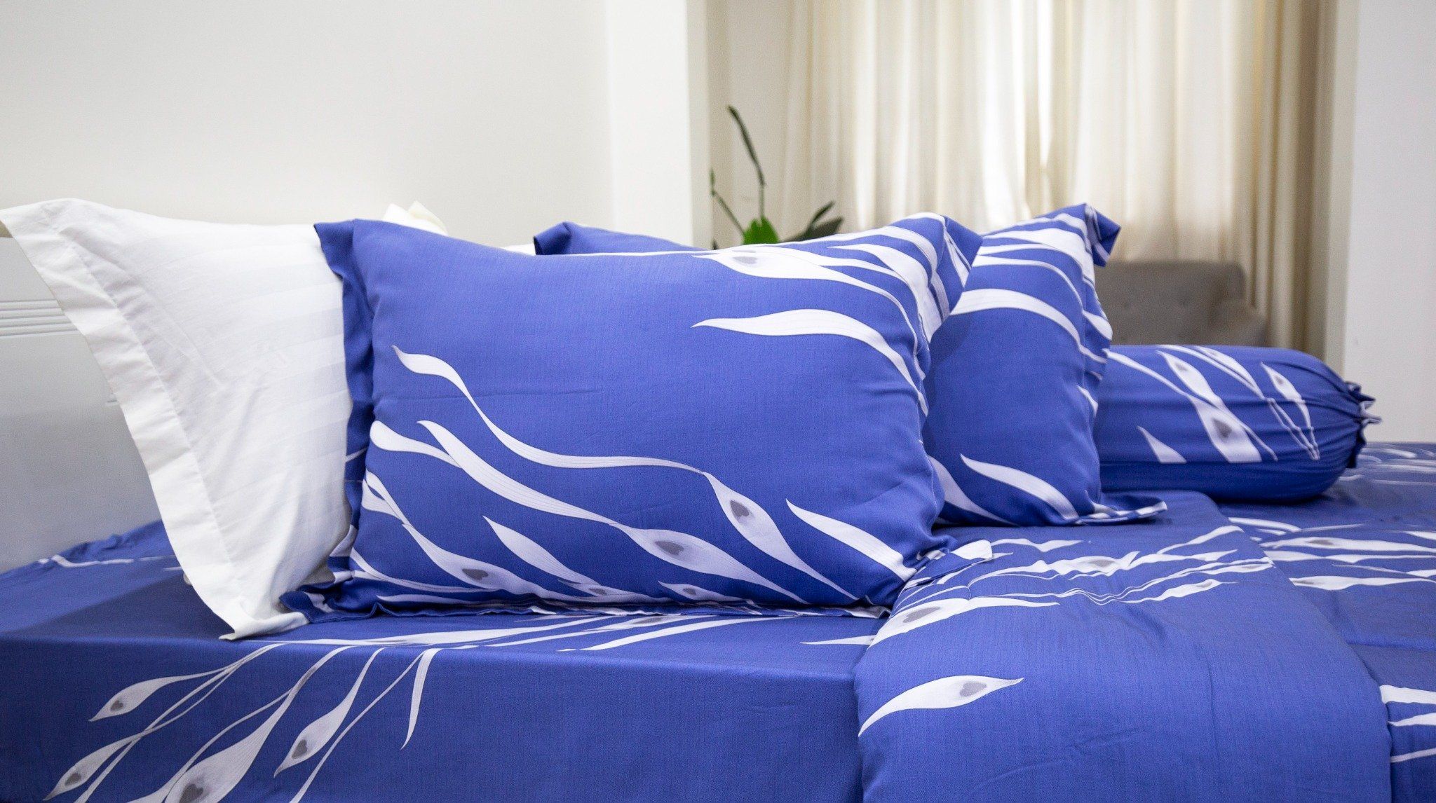  Bộ Drap Giường Tencel Lụa lông công xanh đậm - Drap Giường Tencel Ngọc Hạnh 