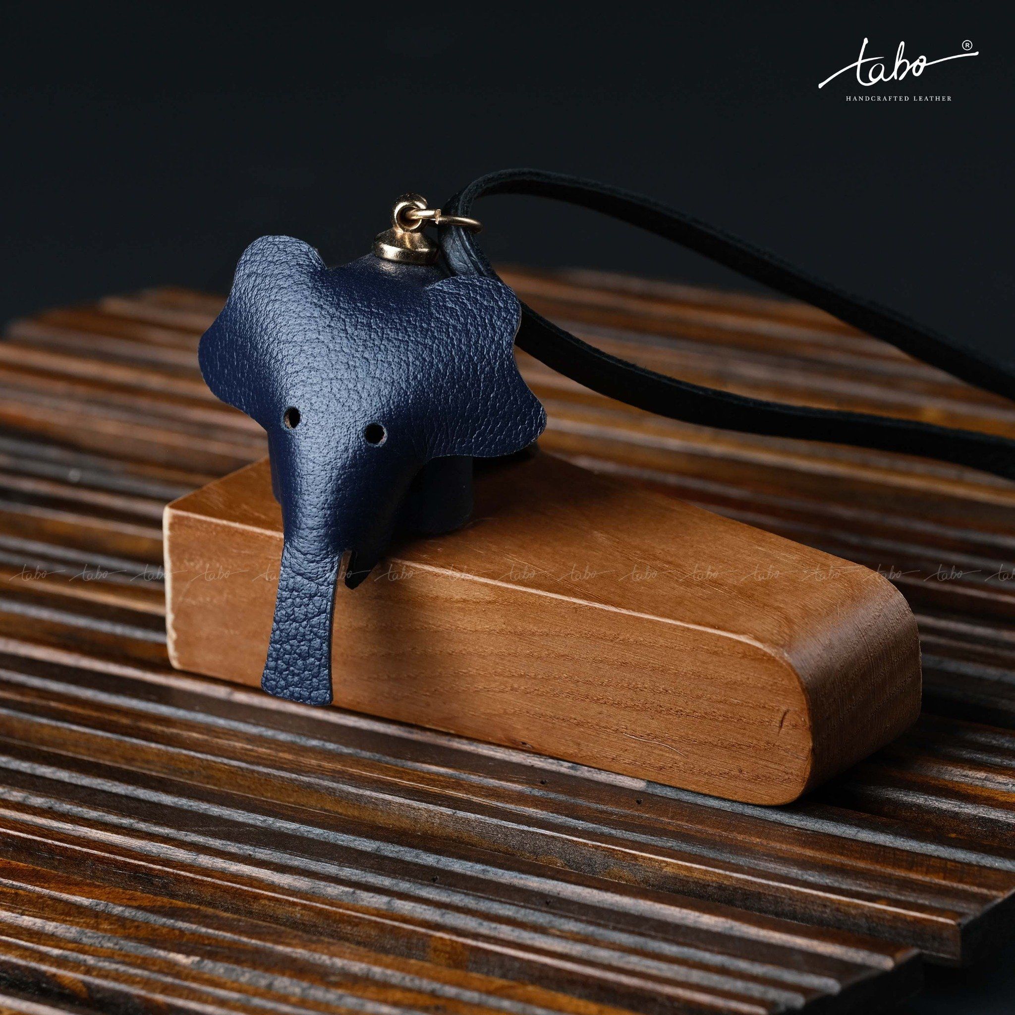 ELEPHANTS CHARMS 