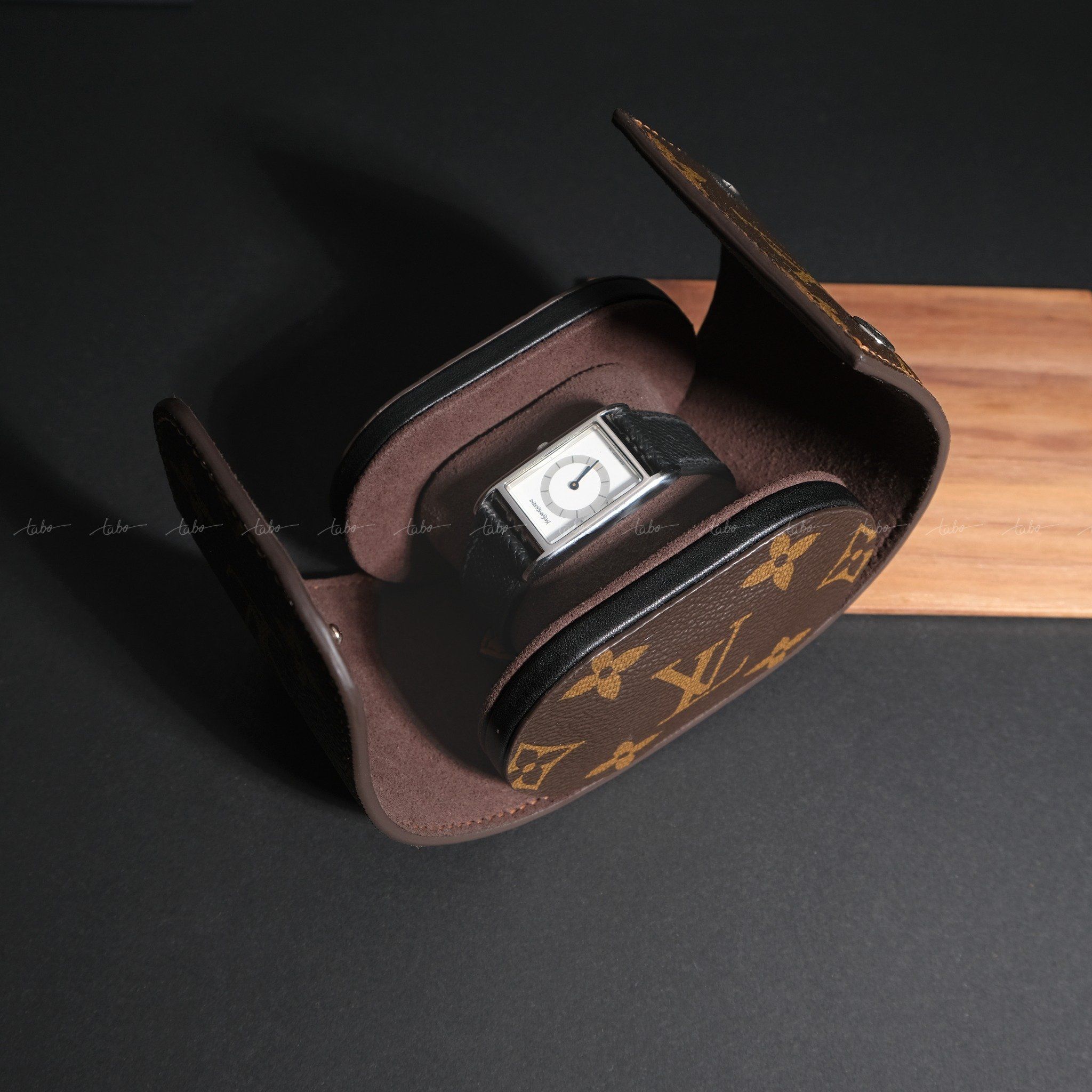  TRAVEL WATCH CASE FOR 1 WATCH MS10 