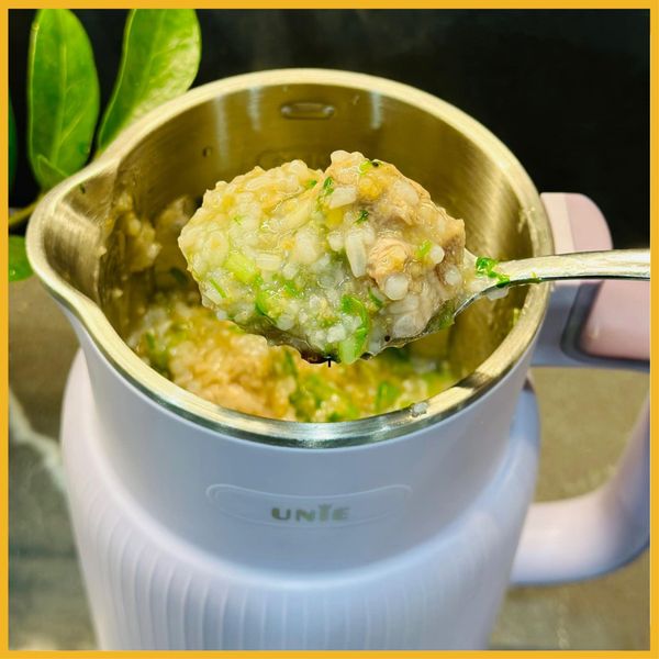 Máy sữa hạt mini Unie UMB 08
