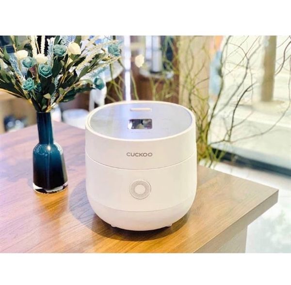 Nồi cơm Cuckoo 0675F dung tích 1.08L