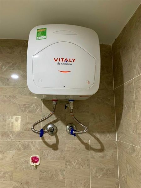Máy nước nóng gián tiếp Ariston Vitaly 15 vuông
