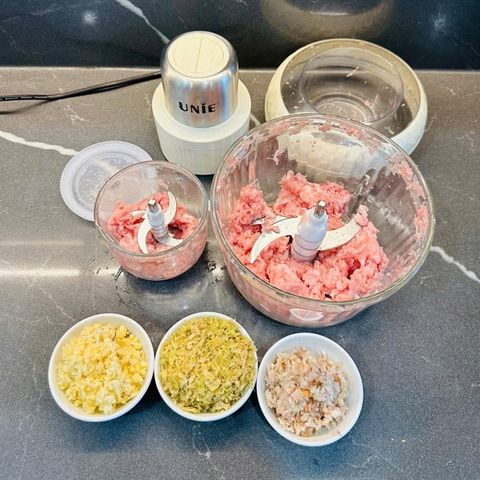 Máy xay thịt Unie UM366, cối thuỷ tinh dung tích 2,5L