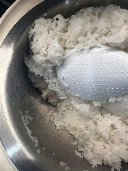 Nồi cơm lòng nồi inox Unie URC612 dung tích 1.2L