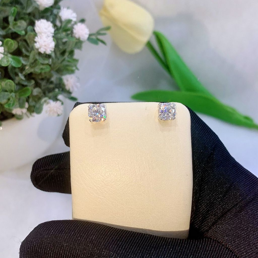 Bông tai bạc nữ đính đá Moissanite vuông cushion cut 6.5ly ROWLER EH000947