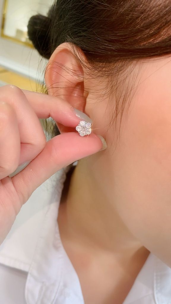 Bông tai nữ bạc 925 hoa mai đính đá Cubic Zirconia 5A ROWLER EA000337