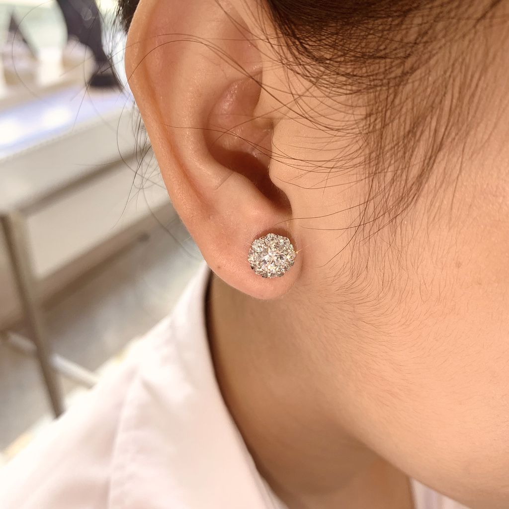 Bông tai nữ bạc Thụy Sĩ bông hoa đính đá Moissanite ROWLER EH000630