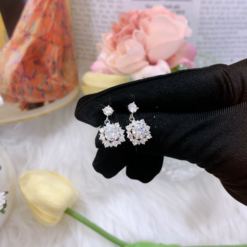 Bông tai bạc nữ Thụy Sĩ đính đá Moissanite 6.0ly ROWLER EH000632