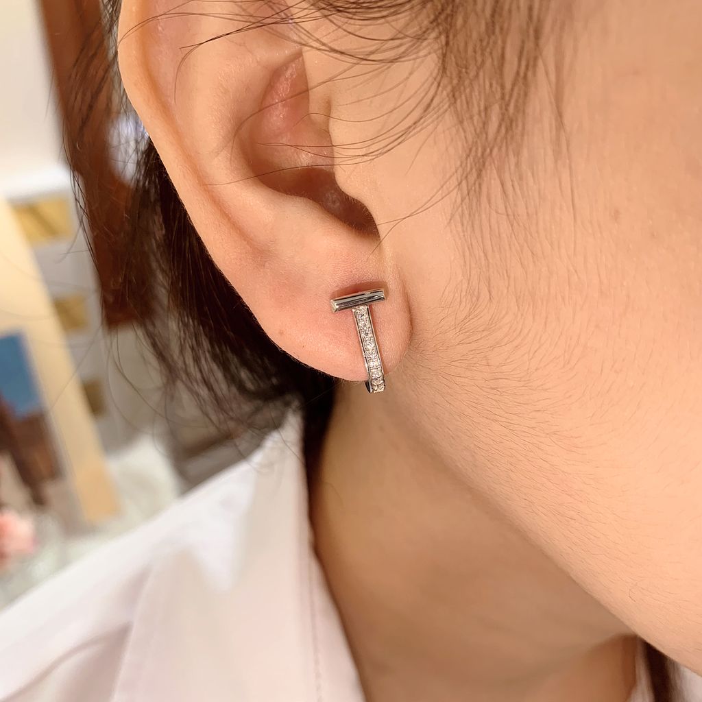 Bông tai bạc họa tiết hình ổ khóa đính đá Moissanite ROWLER EH000877