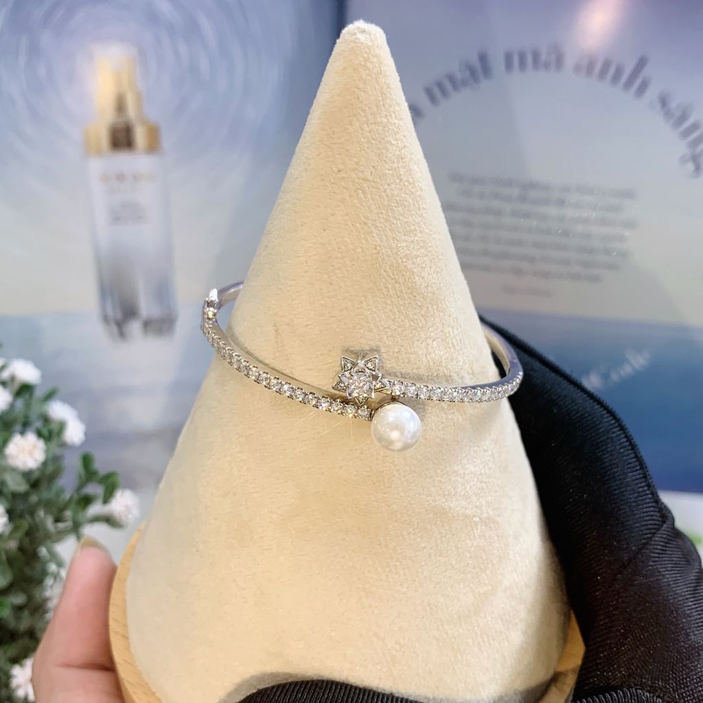 Vòng tay nữ bạc Thụy Sĩ họa tiết ngôi sao đính Ngọc trai và Moissanite ROWLER BH000913