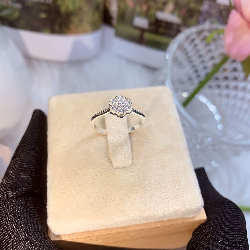 Nhẫn bạc 925 hoa mai đính đá Cubic Zirconia 5A ROWLER RH000373