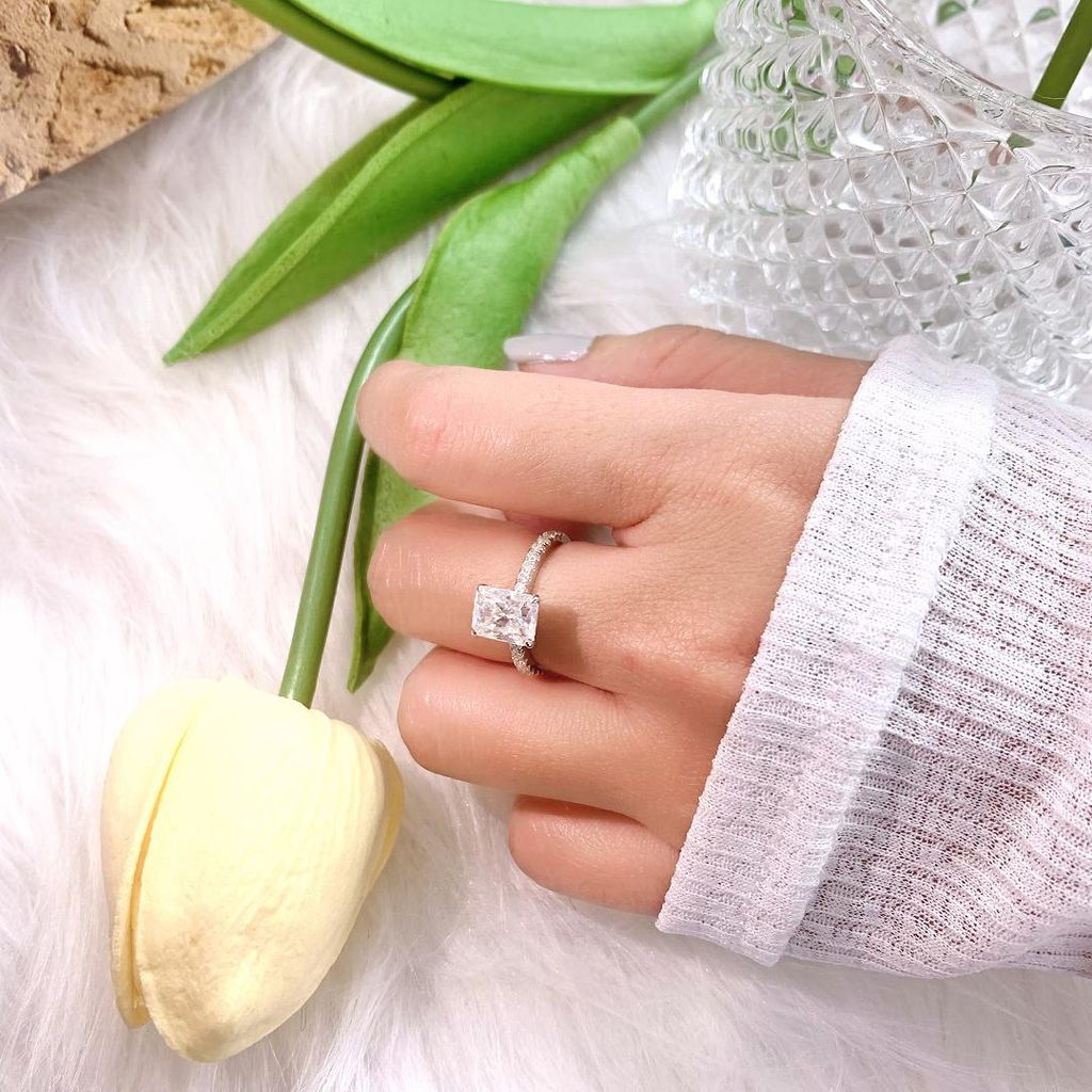 Nhẫn bạc 925 đính đá Cubic Zirconia 5A chữ nhật Emerald cut 6*8ly ROWLER RA000611