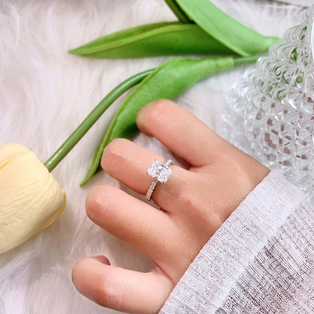 Nhẫn Bạc đính đá Moissanite chữ nhật Radiant cut 6*ly ROWLER RH000611