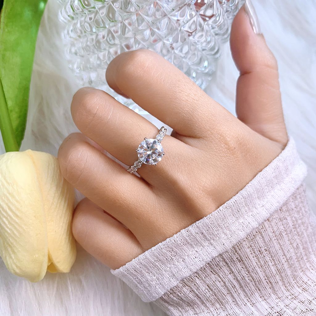 Nhẫn bạc Thụy Sĩ Solitaire đính đá Moissanite 8.0ly ROWLER RH000614