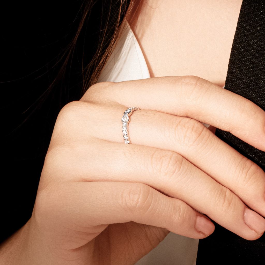 Nhẫn bạc họa tiết vô cực đính đá Moissanite 1.5ly ROWLER RH000844