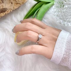 Nhẫn bạc Solitaire đính đá Moissanite 6.0ly ROWLER RH000935