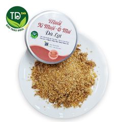 Muối ô mai (xí muội) Đà Lạt, dùng ăn kèm với các món trái cây chua như cóc, xoài, ổi, đặc biệt là làm dâu tây lắc