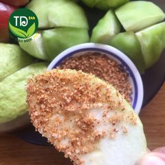 Muối ô mai (xí muội) Đà Lạt, dùng ăn kèm với các món trái cây chua như cóc, xoài, ổi, đặc biệt là làm dâu tây lắc
