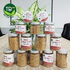 Muối ô mai (xí muội) Đà Lạt, dùng ăn kèm với các món trái cây chua như cóc, xoài, ổi, đặc biệt là làm dâu tây lắc