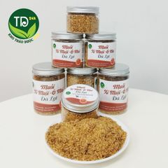 Muối ô mai (xí muội) Đà Lạt, dùng ăn kèm với các món trái cây chua như cóc, xoài, ổi, đặc biệt là làm dâu tây lắc