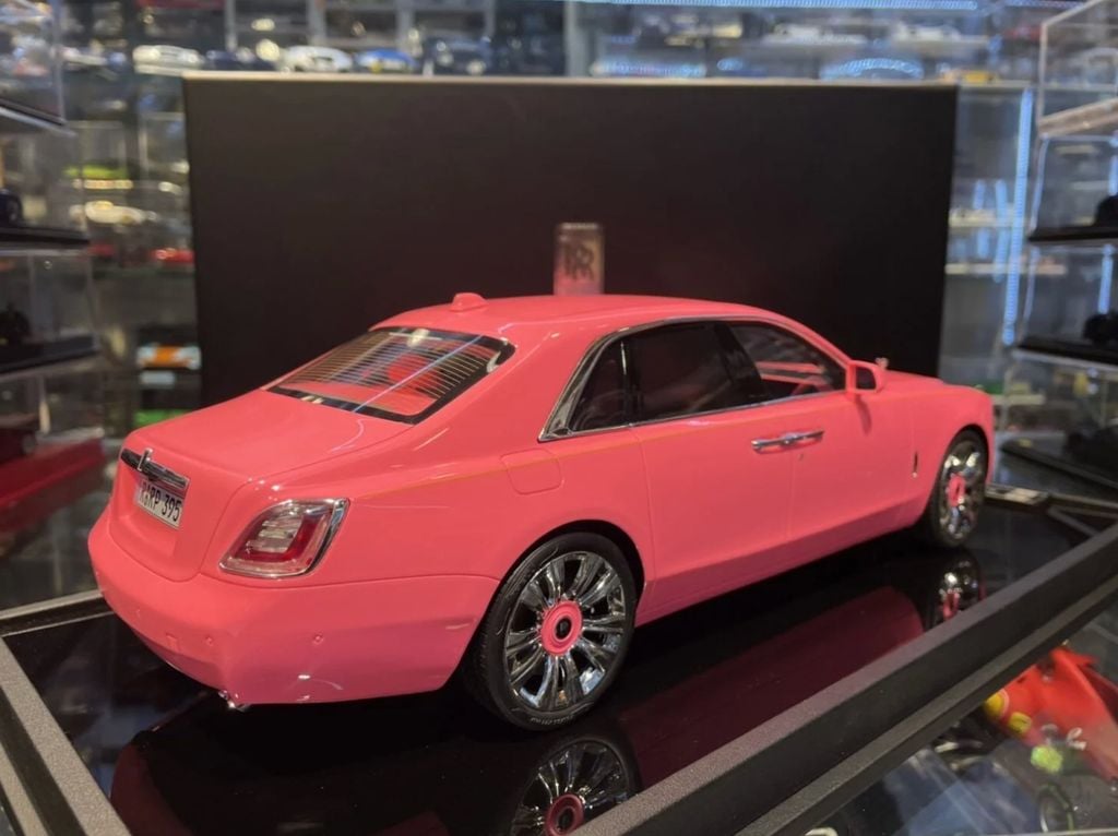  Mô hình xe Rolls Royce Ghost 2022 1:18 MotorHelix 