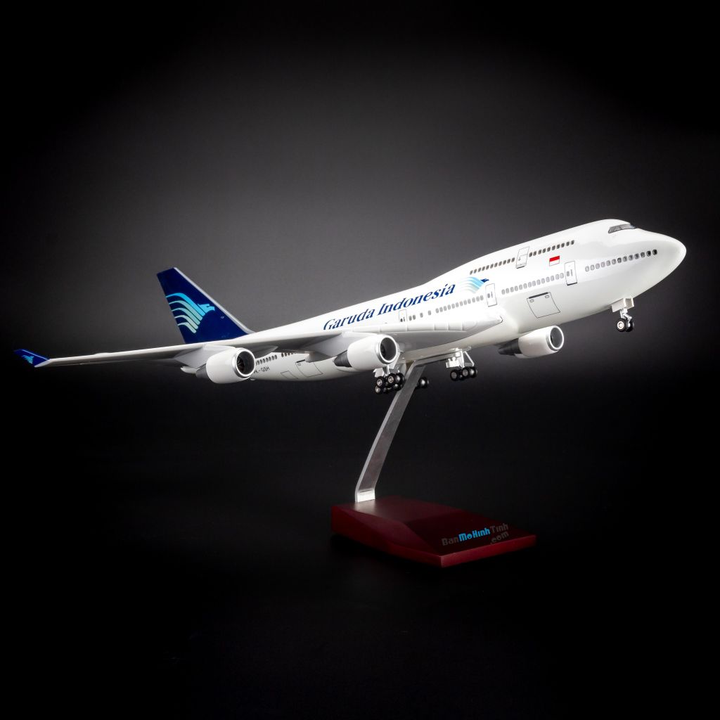 Mô hình máy bay Garuda Indonesia Boeing B747 47cm lắp ráp có đèn Everfly