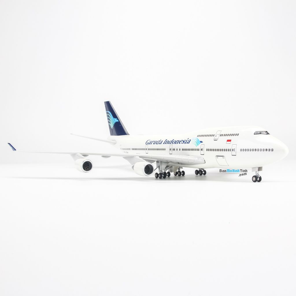 Mô hình máy bay Garuda Indonesia Boeing B747 47cm lắp ráp có đèn Everfly