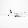 Mô hình máy bay Garuda Indonesia Boeing B747 47cm lắp ráp có đèn Everfly
