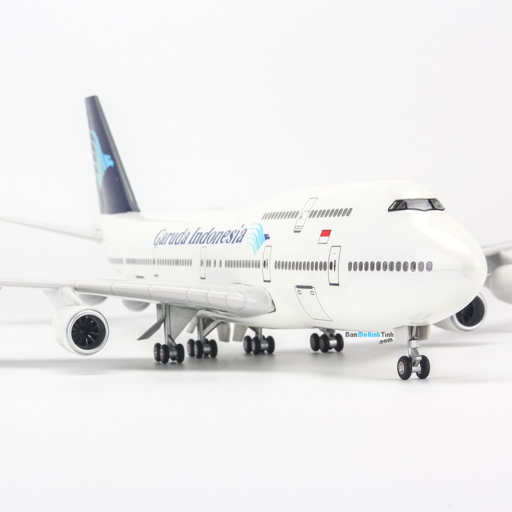 Mô hình máy bay Garuda Indonesia Boeing B747 47cm lắp ráp có đèn Everfly