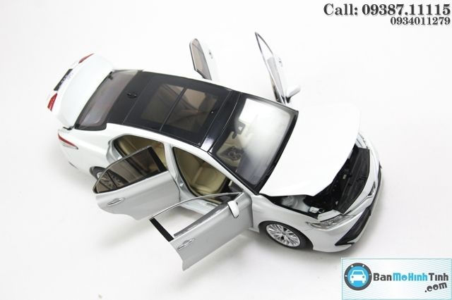 Mo-hinh-xe-Toyota-Camry-2018-2019-White-1-18-Paudi