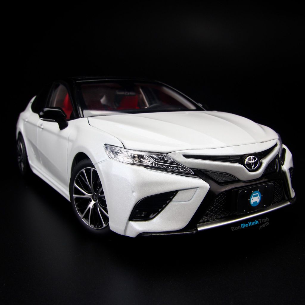 Mô hình xe Toyota Camry 2018 Sport White 1:18 Paudi (11)