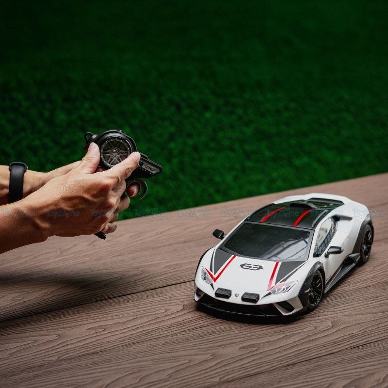 Mô hình xe điều khiển Lamborghini Huracan Sterrato 1:14 MAISTO