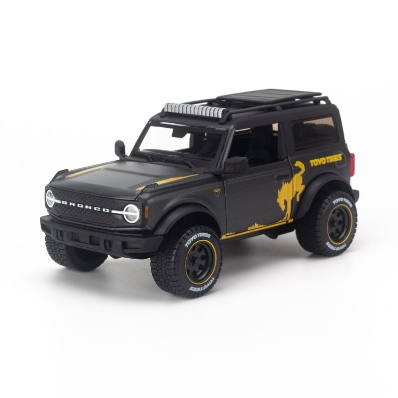 Mô hình xe Ford Bronco Badlands 2021 Off Road 1:24 Maisto 32541 - Matte Black