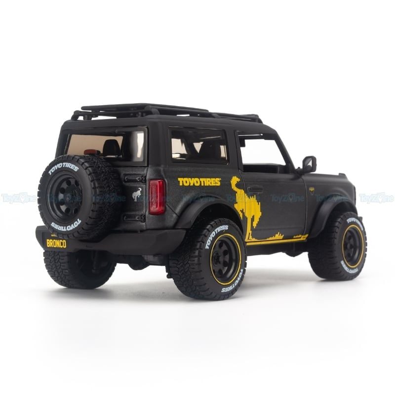 Mô hình xe Ford Bronco Badlands 2021 Off Road 1:24 Maisto 32541 - Matte Black