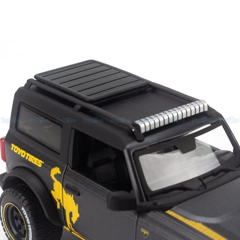 Mô hình xe Ford Bronco Badlands 2021 Off Road 1:24 Maisto 32541 - Matte Black