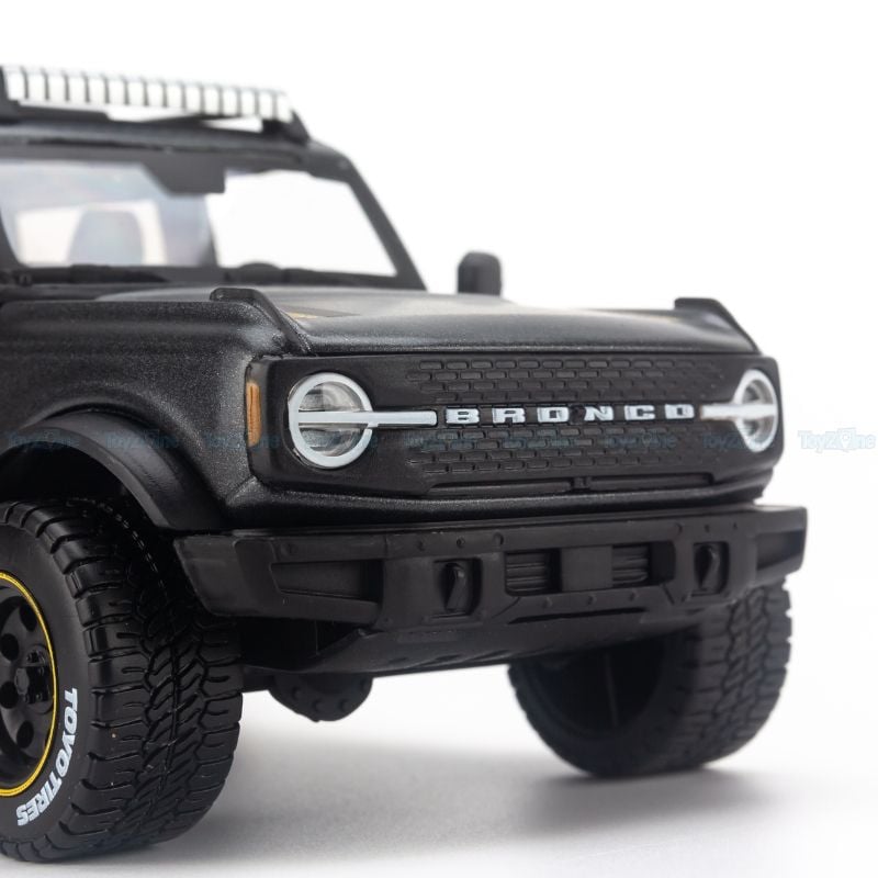 Mô hình xe Ford Bronco Badlands 2021 Off Road 1:24 Maisto 32541 - Matte Black