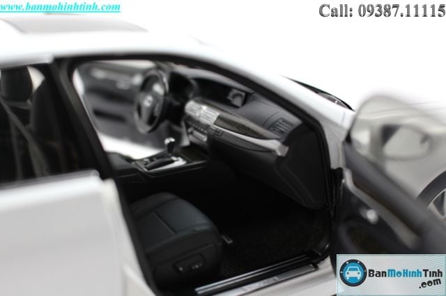 Mô hình xe Lexus LS600hL 1:18 Autoart