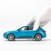 Mô hình xe Porsche Macan Turbo 1:24 Welly Baby Blue (9)