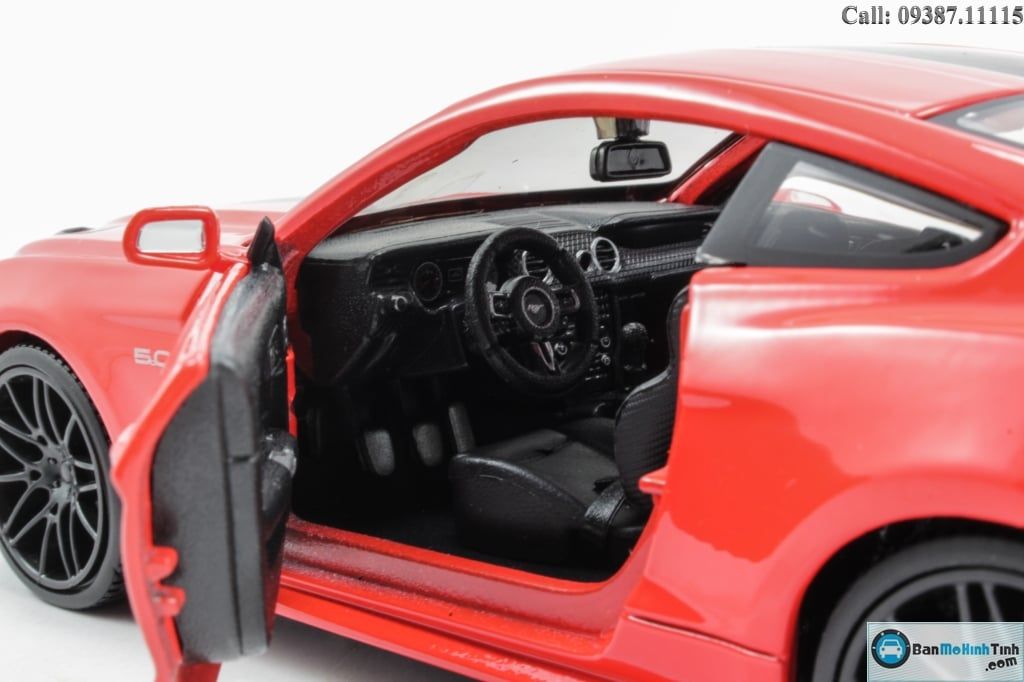 Mô hình xe Ford Mustang GT 2015 1:24 Maisto