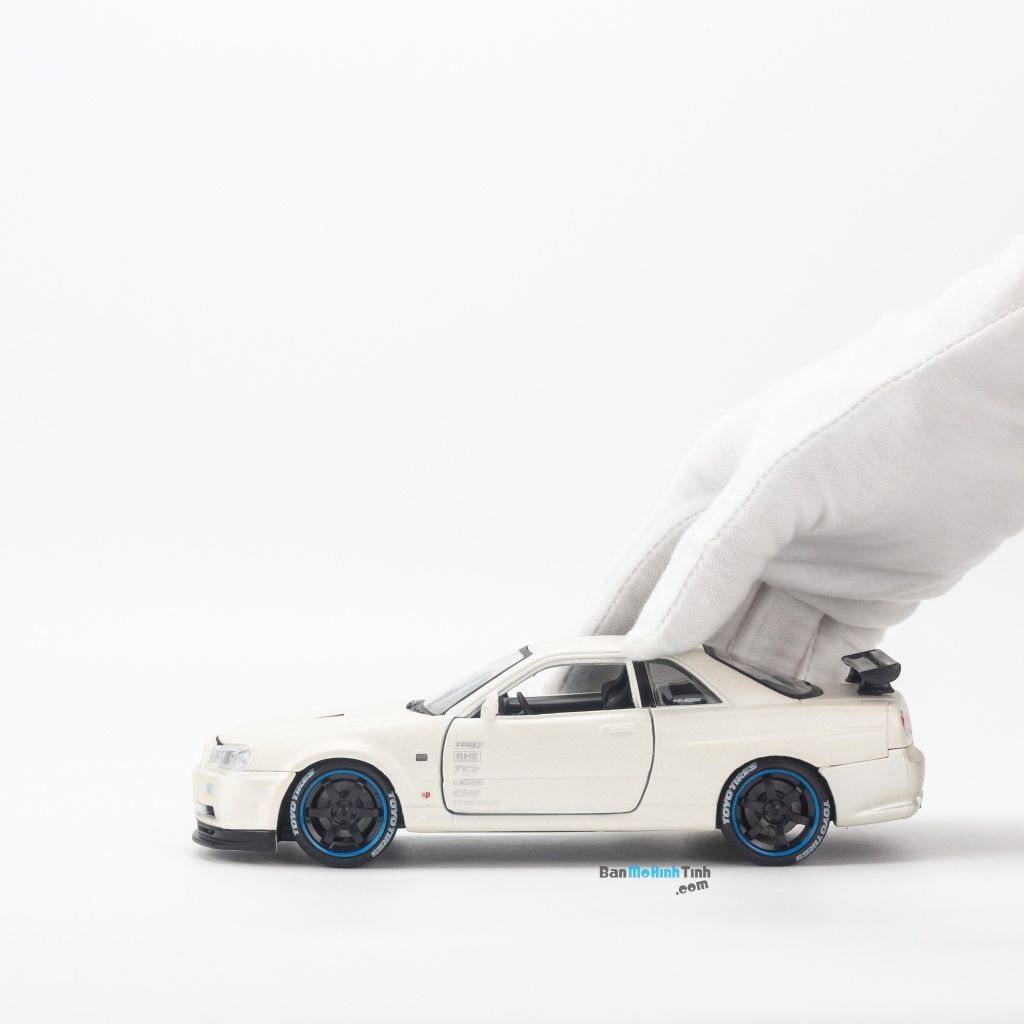 Mô hình xe Nissan skyline GTR R34 1:24 Maisto White (5)
