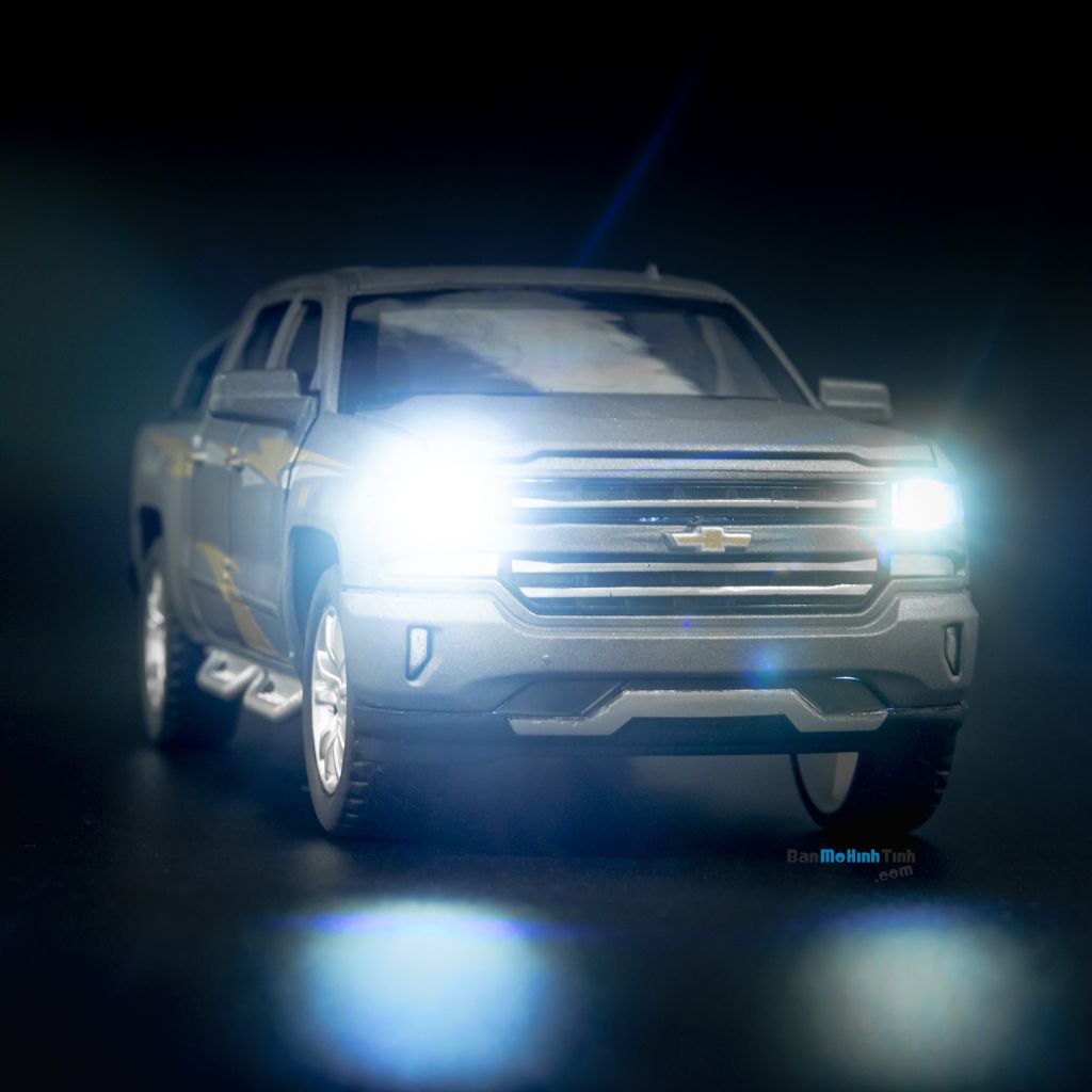 Mô hình xe Chervolet Silverado 1:32 Grey (5)