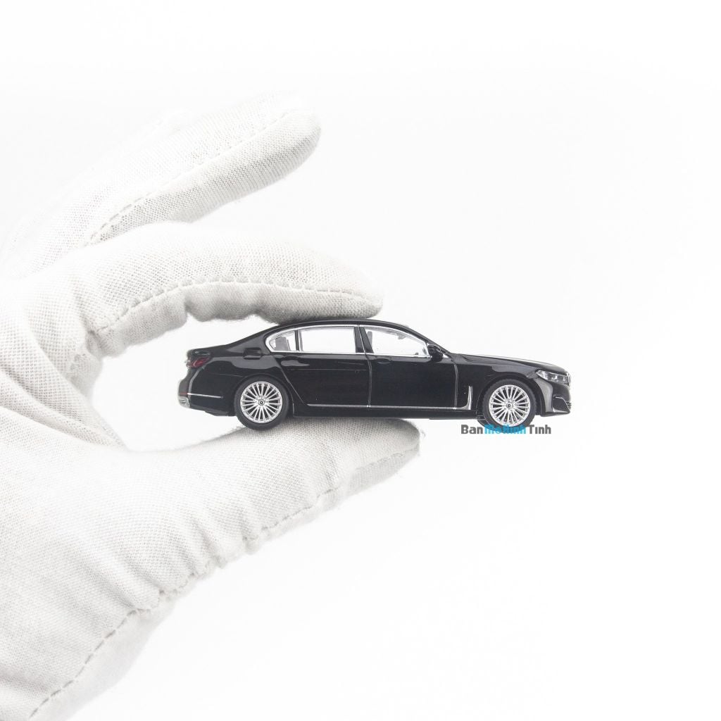 Mô hình xe BMW 750Li xDrive 1:64 MiniGT