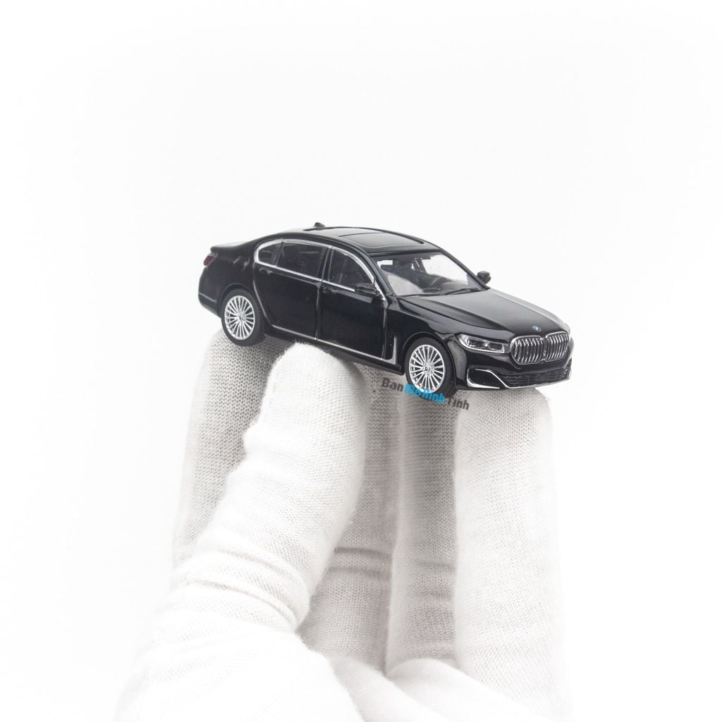 Mô hình xe BMW 750Li xDrive 1:64 MiniGT