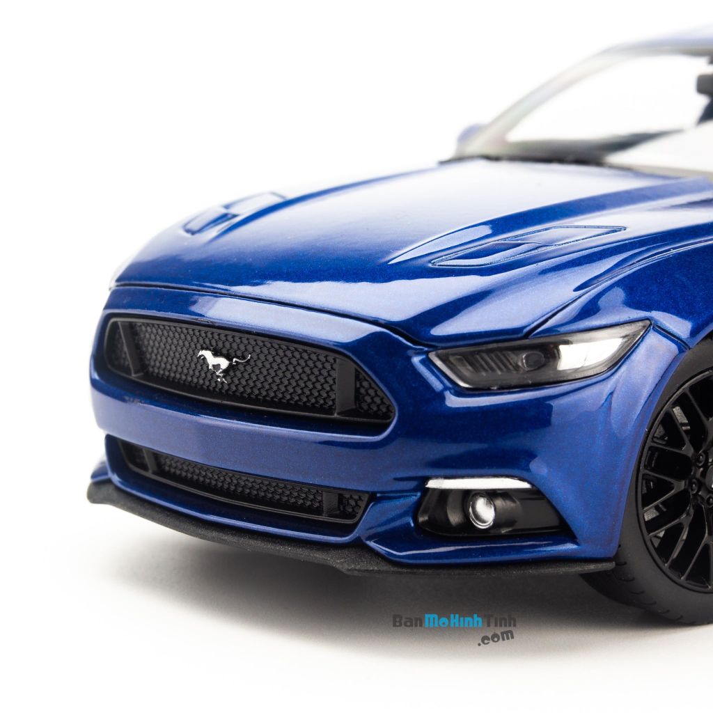 Mô hình xe Ford Mustang GT 2015 1:24 Welly Blue (5)