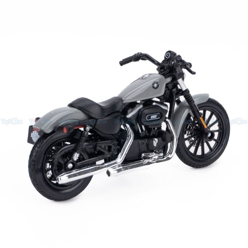 Mô hình xe mô tô Harley-Davidson Sportster Iron 883 2022 1:18 MAISTO