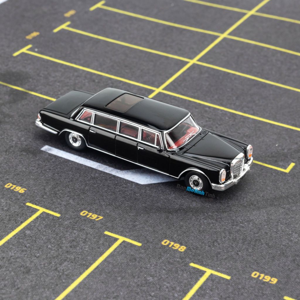 Mô hình xe Mercedes Benz 600 Pullman W100 1966 1:64 DCT