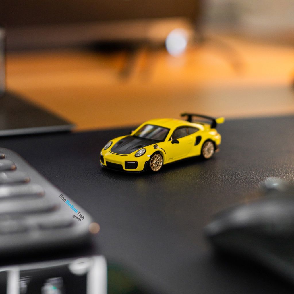 Mô hình xe Porsche 911 GT2 RS 1:64 MiniGT