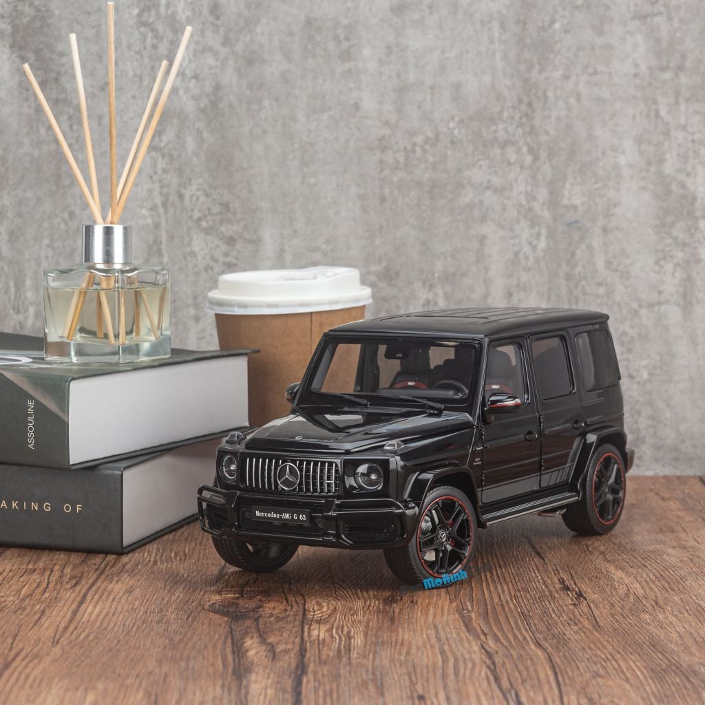 Mô hình xe Mercedes Benz G63 2019 1:18 Almost Real